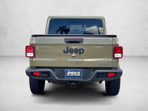 Used 2025 Jeep Gladiator Sport AWD/4WD image 4