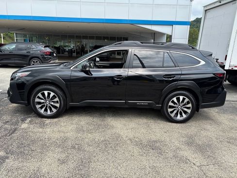 Used 2023 Subaru Outback Limited AWD/4WD image 2