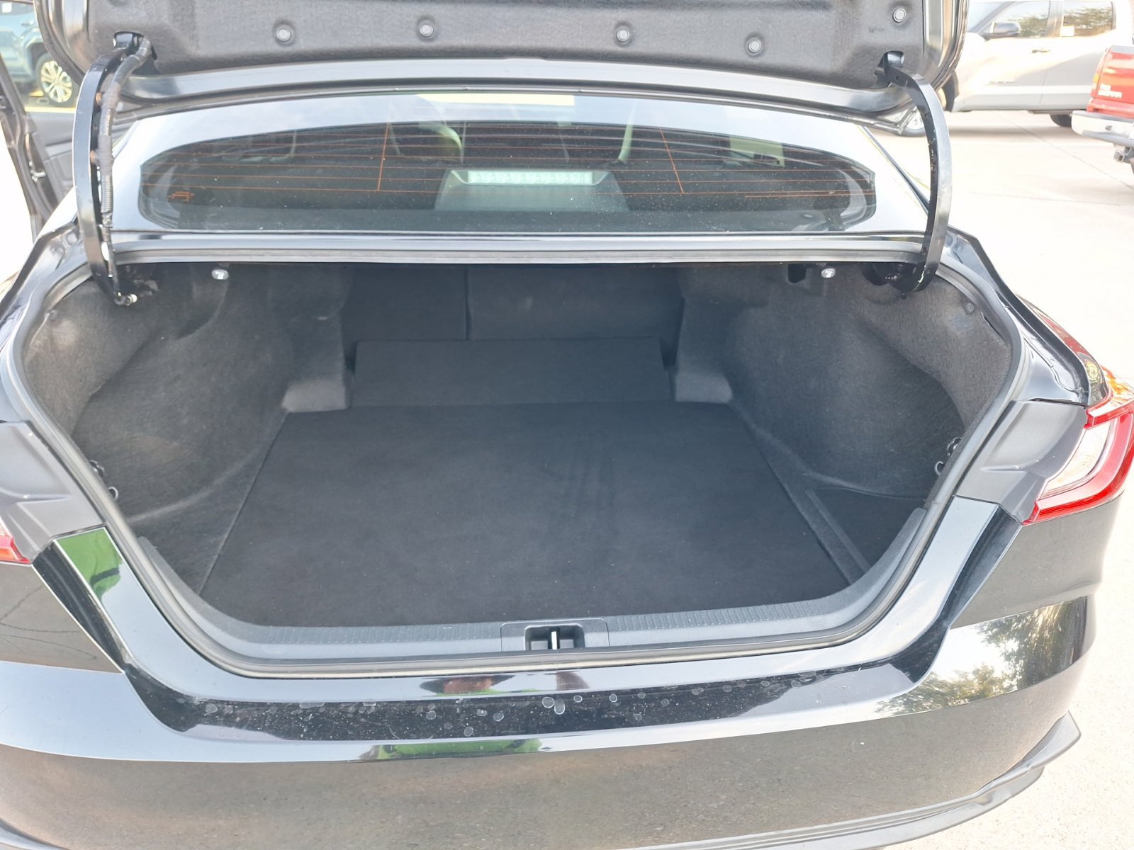 Used 2025 Toyota Camry SE w/ Convenience Package FWD image 37