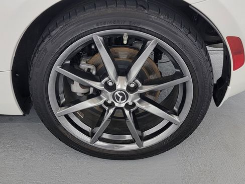 Used 2018 MAZDA MX-5 Miata Grand Touring RWD image 12