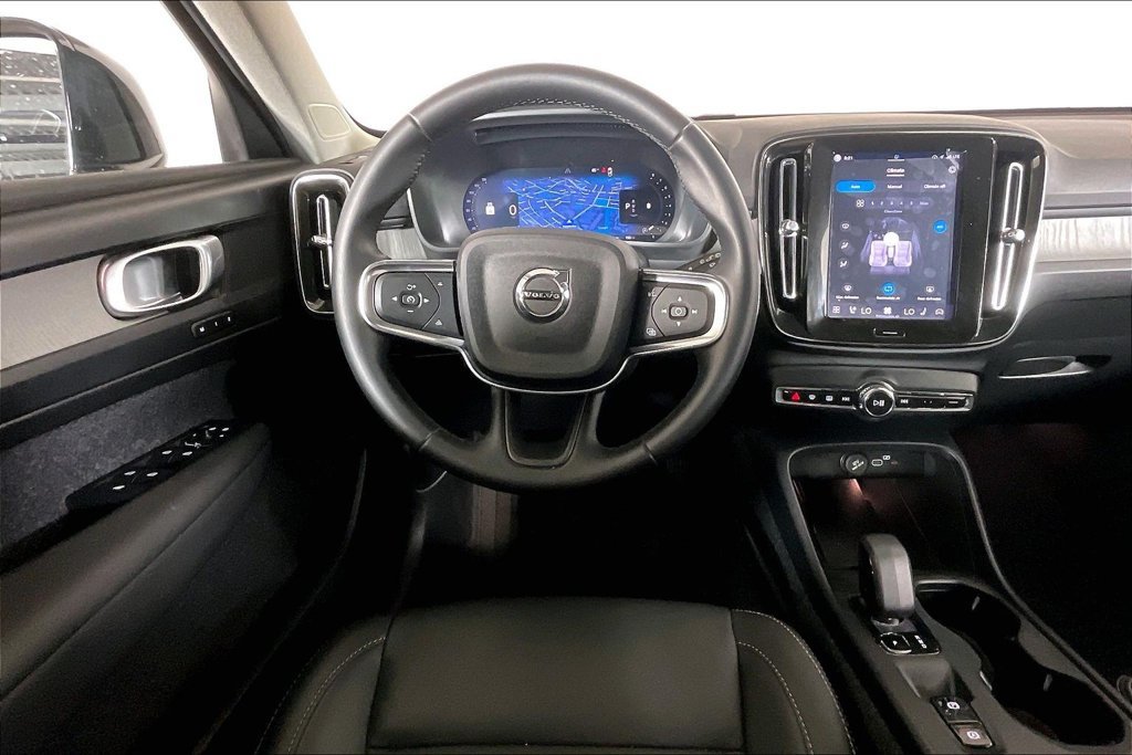 Used 2025 Volvo XC40 B5 Core w/ Protection Package Premier AWD/4WD image 4