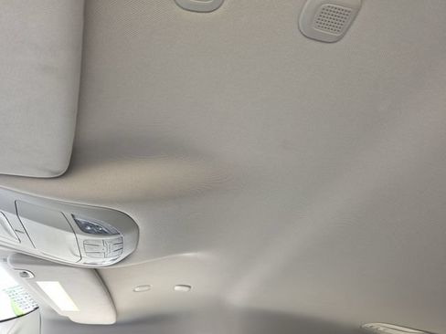 Used 2022 Chrysler Voyager LX FWD image 30