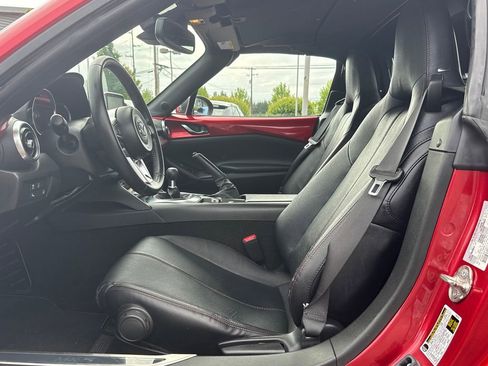 Used 2017 MAZDA MX-5 Miata RF Grand Touring RWD image 10