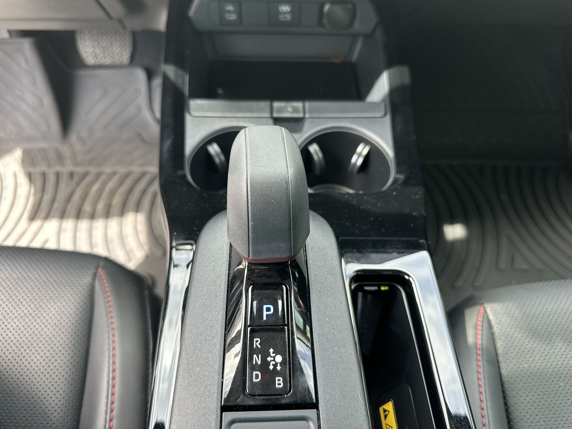 Used 2025 Toyota Prius Plug-In Hybrid FWD image 16