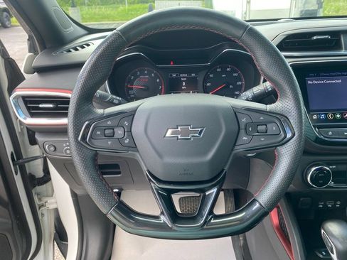 Used 2023 Chevrolet TrailBlazer RS w/ Sun and Liftgate Package FWD image 16