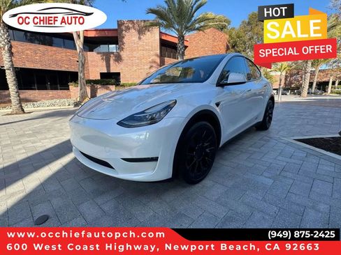 Used 2024 Tesla Model Y Long Range AWD/4WD image 1