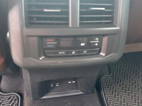 Used 2023 Volkswagen Atlas SE w/ Black Wheel Package AWD/4WD image 9
