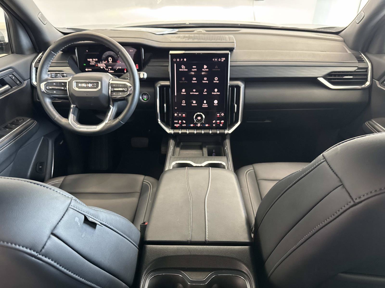 Used 2026 GMC Acadia Elevation w/ Elevation Premium Package FWD image 8