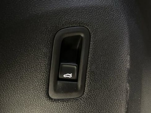 New 2026 Volkswagen Atlas Cross Sport SE AWD/4WD image 31