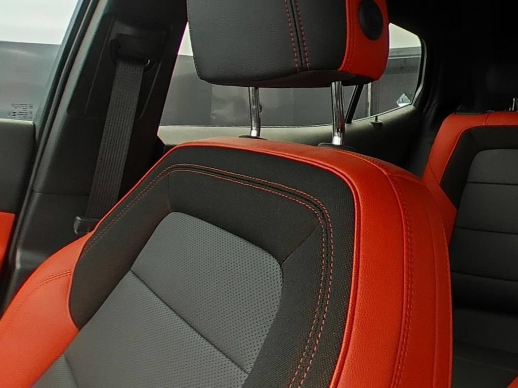 Used 2026 Chevrolet Equinox EV RS w/ LPO, All-Weather Mat Package FWD image 10