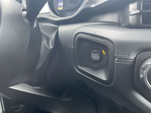 Used 2025 Jeep Wrangler Unlimited Sahara AWD/4WD image 17