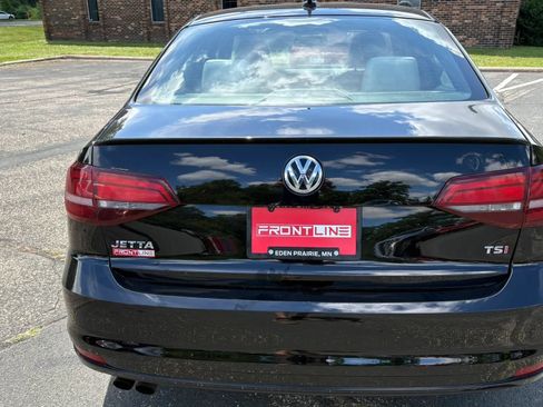 Used 2016 Volkswagen Jetta Sport FWD image 8