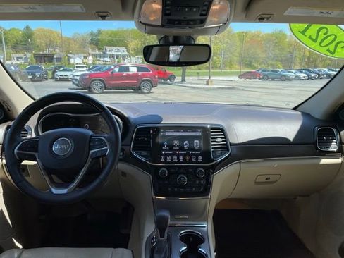 Used 2021 Jeep Grand Cherokee Overland AWD/4WD image 15