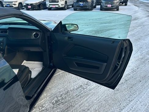Used 2014 Ford Mustang Convertible w/ Equipment Group 102A image 28
