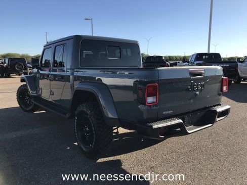 New 2025 Jeep Gladiator Sport image 5