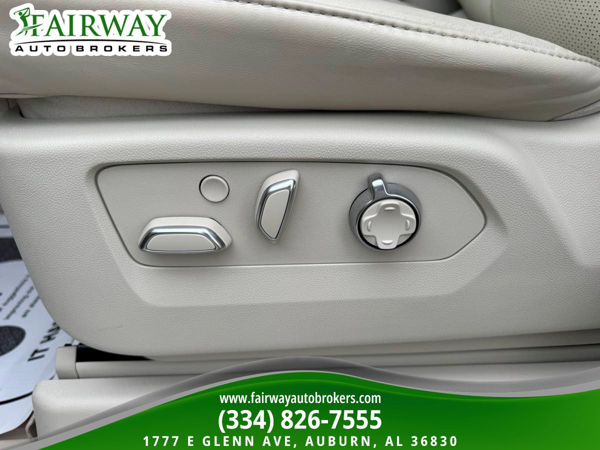Used 2026 Cadillac Escalade Platinum Sport w/ LPO, ONYX Package AWD/4WD image 17