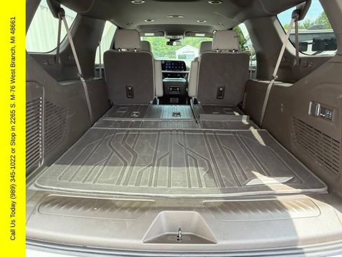 Used 2025 Chevrolet Suburban LT w/ Comfort Package AWD/4WD image 36