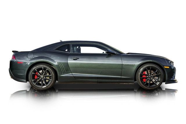 Used 2015 Chevrolet Camaro SS w/ SS Performance Package RWD image 2
