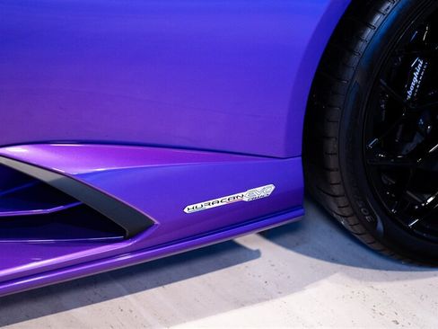 Used 2023 Lamborghini Huracan EVO RWD image 14