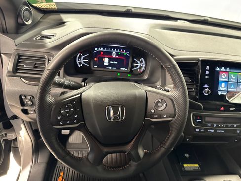 Certified 2025 Honda Passport TrailSport image 15