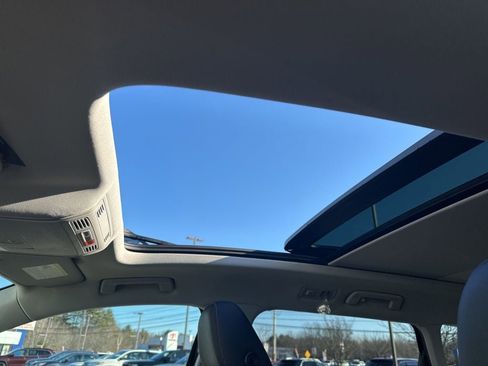 New 2026 Volkswagen Taos SE image 21