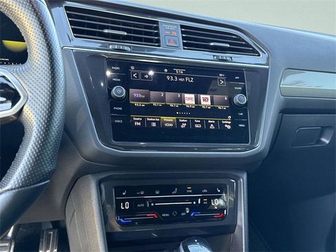 Used 2023 Volkswagen Tiguan SE R-Line image 15