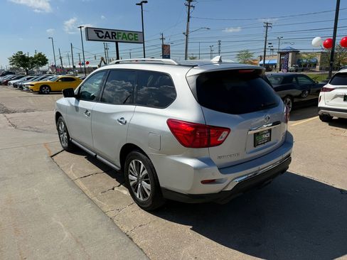 Used 2020 Nissan Pathfinder SL AWD/4WD image 8