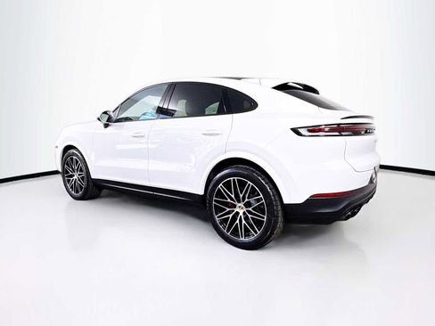 Used 2024 Porsche Cayenne S image 3