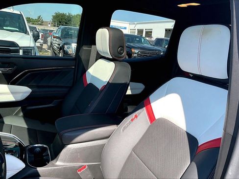 Used 2024 GMC Canyon AT4X AWD/4WD image 24