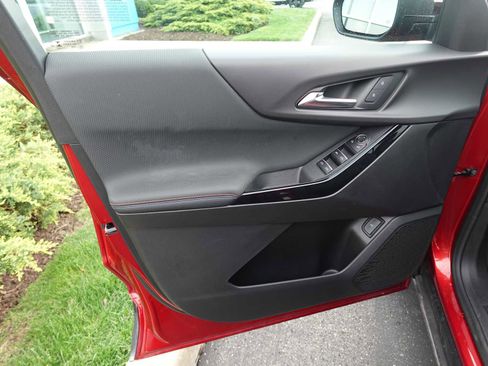 Used 2025 Chevrolet Equinox RS w/ Safety and Technology Package image 12