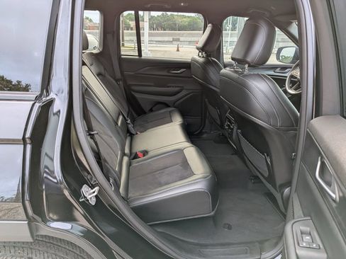 Used 2024 Jeep Grand Cherokee Altitude image 20