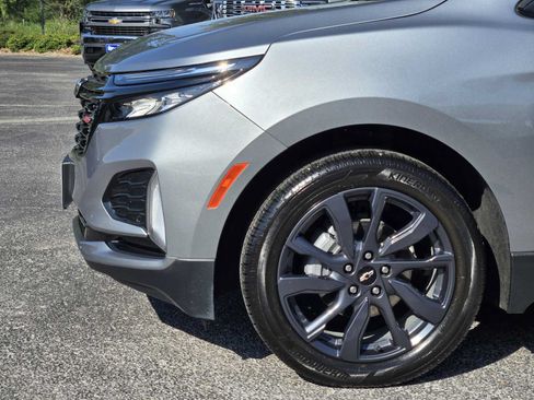 Certified 2024 Chevrolet Equinox RS FWD image 8