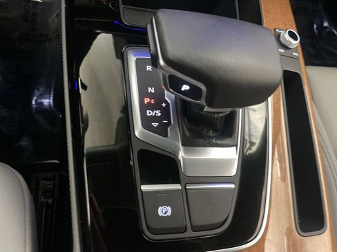 Used 2023 Audi Q5 2.0T Prestige w/ Prestige Package image 10