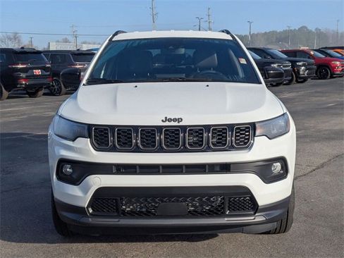 New 2026 Jeep Compass Latitude image 3