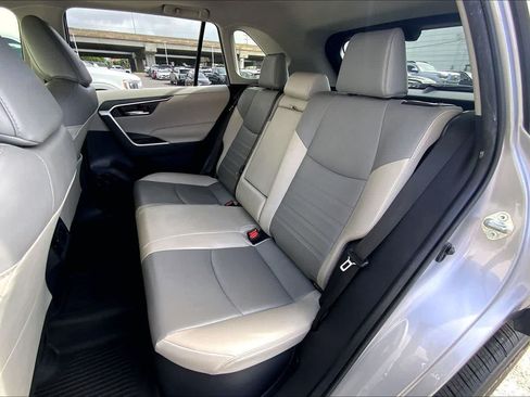 Used 2021 Toyota RAV4 XLE Premium AWD/4WD image 29