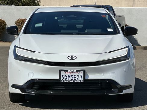 Certified 2026 Toyota Prius FWD image 10