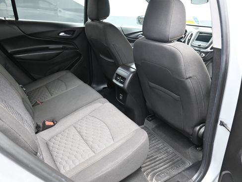 Used 2019 Chevrolet Equinox LT image 18