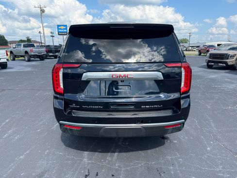 Used 2023 GMC Yukon XL Denali AWD/4WD image 6