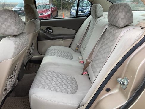 Used 2004 Chevrolet Malibu LS image 9