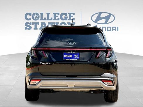 Used 2025 Hyundai Tucson Limited FWD image 9