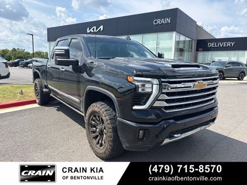 Used 2024 Chevrolet Silverado 2500 High Country w/ High Country Premium Package AWD/4WD image 1