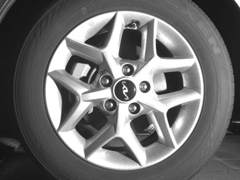 Used 2025 Kia Soul LX w/ LX Technology Package FWD image 15