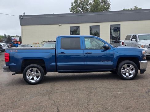 Used 2018 Chevrolet Silverado 1500 LT w/ LT Eassist Package image 6