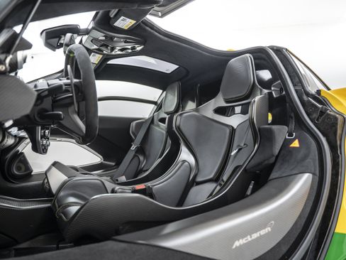Used 2019 McLaren Senna RWD image 30