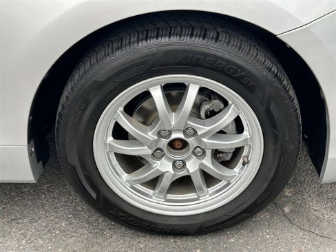 Used 2012 Toyota Prius V Three image 9