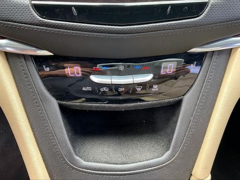Used 2017 Cadillac XT5 Luxury FWD image 33