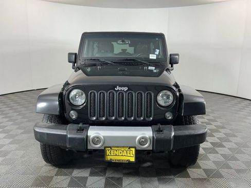 Used 2014 Jeep Wrangler Unlimited Sahara AWD/4WD image 2