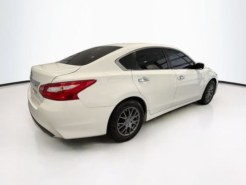 Used 2017 Nissan Altima 2.5 S w/ Power Driver Seat Package FWD image 6