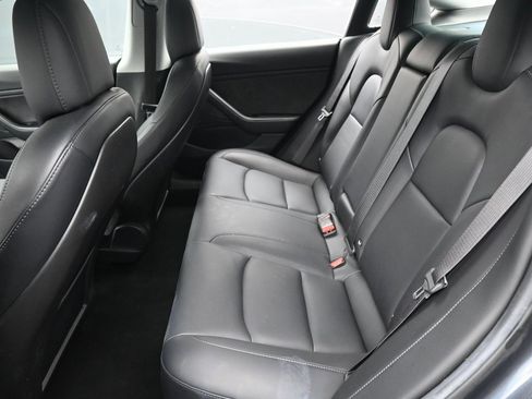 Used 2018 Tesla Model 3 Long Range image 28