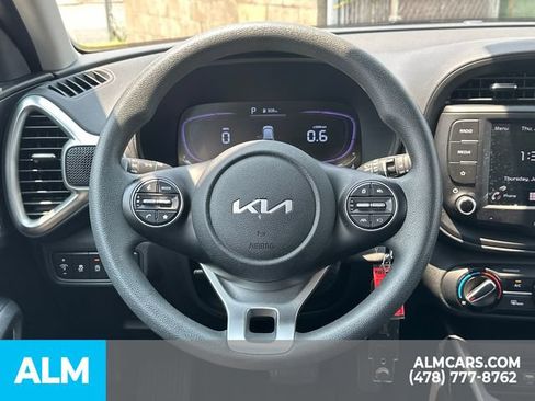 Used 2025 Kia Soul LX w/ LX Technology Package FWD image 28